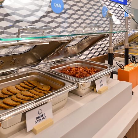 Holiday Inn Express & Suites - Brighton By Ihg Esterno foto