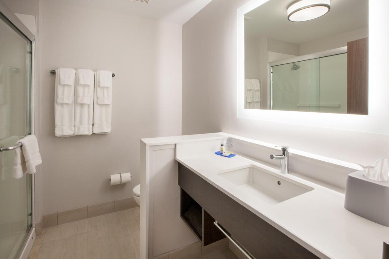 Holiday Inn Express & Suites - Brighton By Ihg Esterno foto