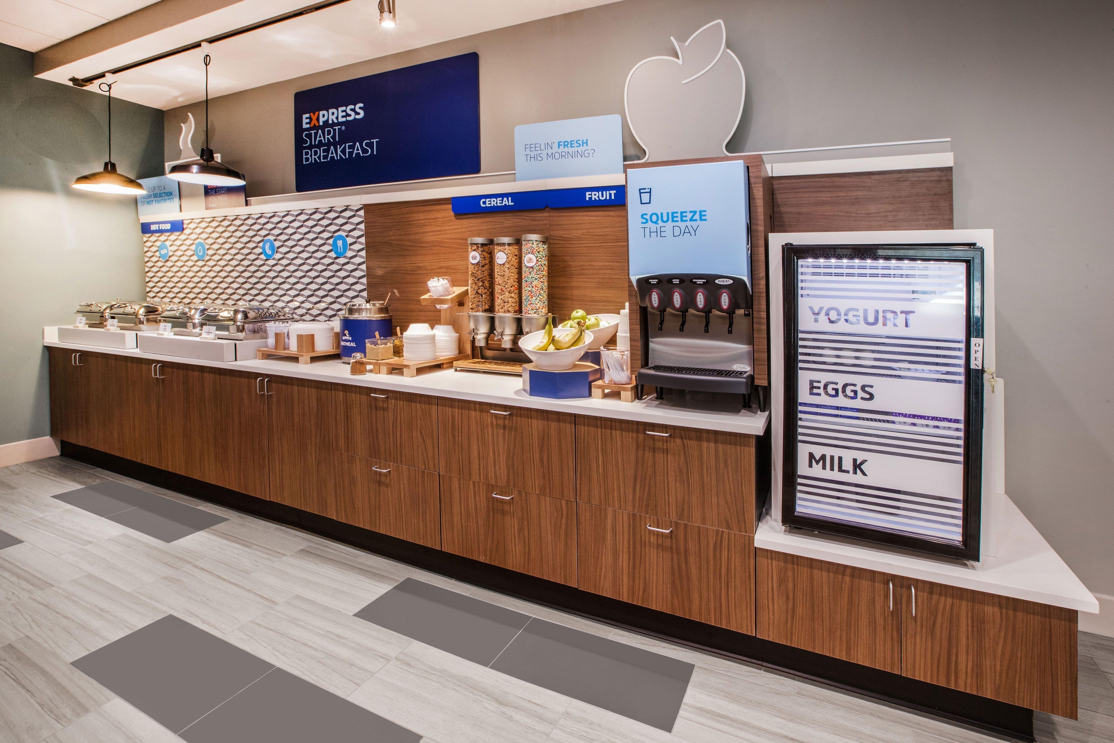 Holiday Inn Express & Suites - Brighton By Ihg Esterno foto