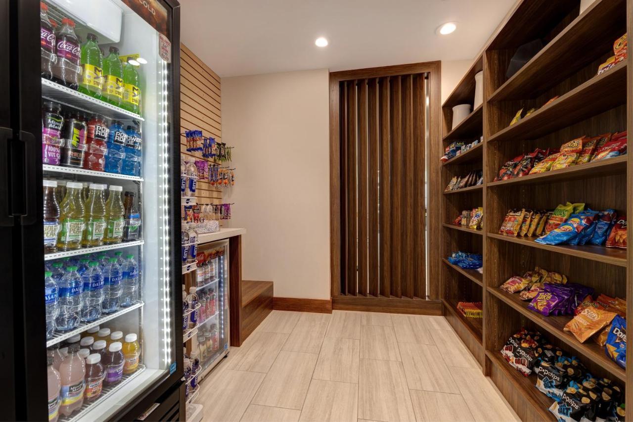 Holiday Inn Express & Suites - Brighton By Ihg Esterno foto
