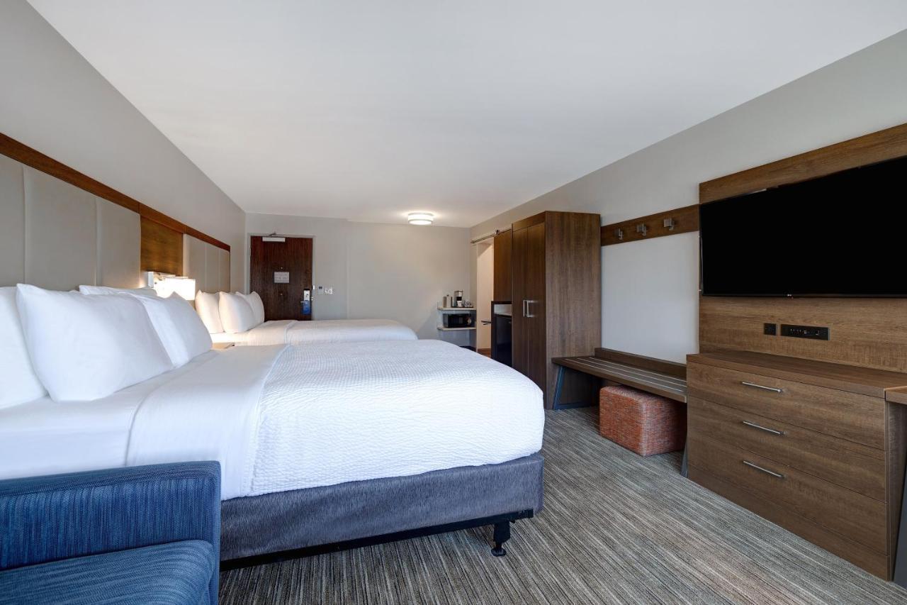 Holiday Inn Express & Suites - Brighton By Ihg Esterno foto