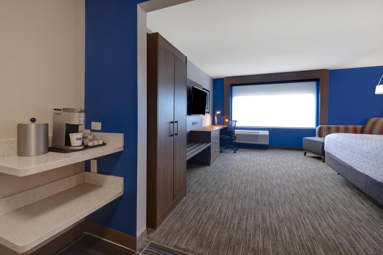 Holiday Inn Express & Suites - Brighton By Ihg Esterno foto