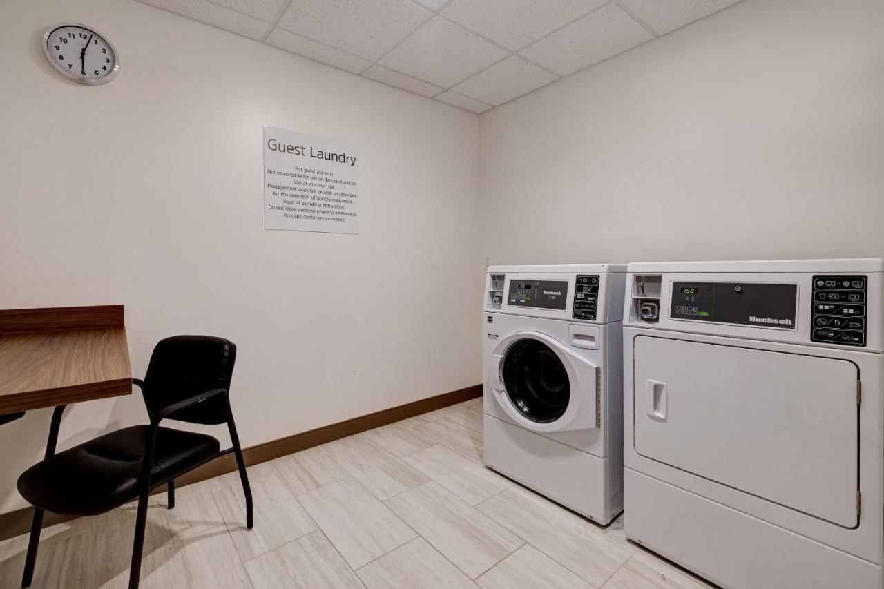 Holiday Inn Express & Suites - Brighton By Ihg Esterno foto