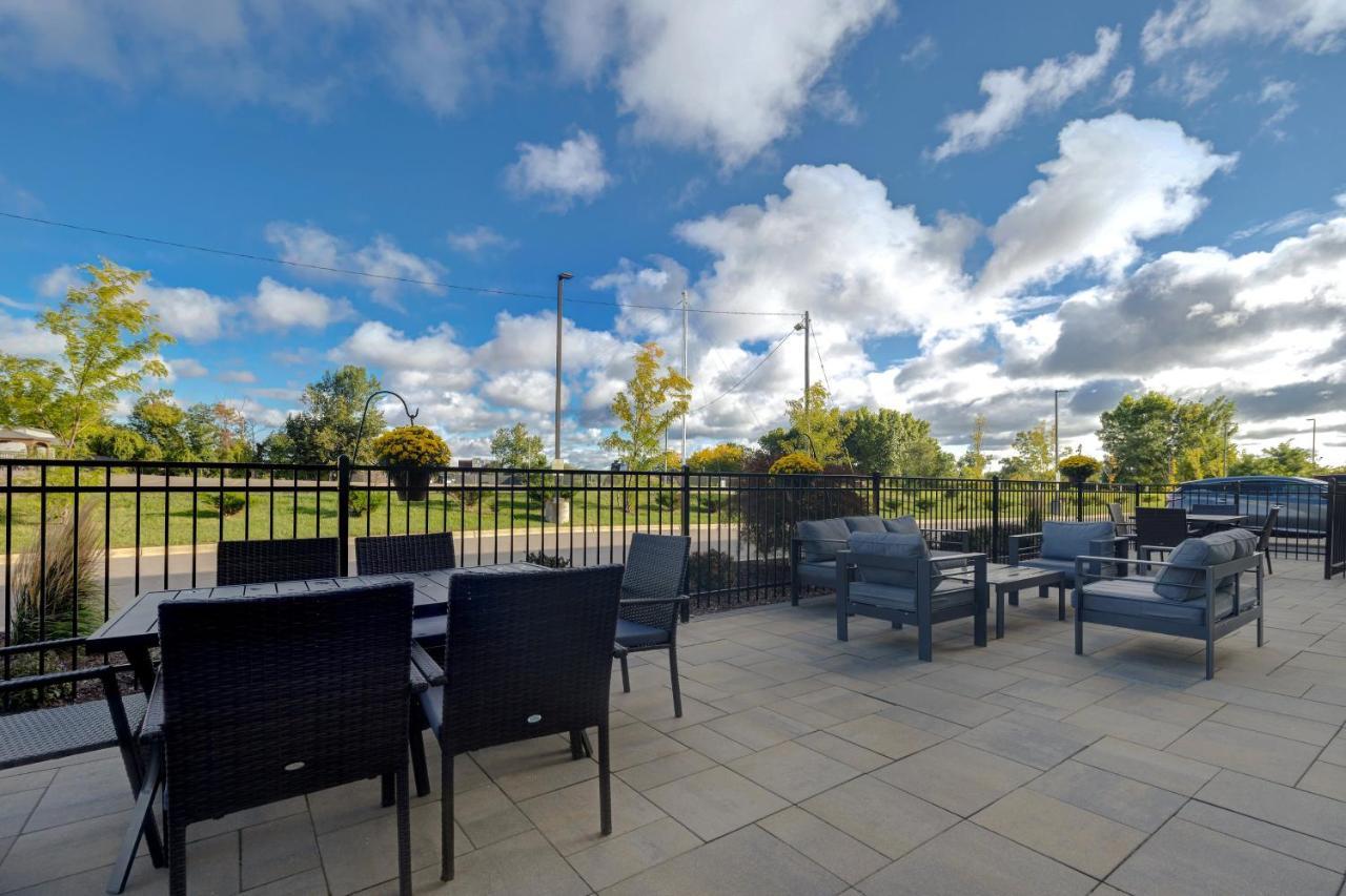 Holiday Inn Express & Suites - Brighton By Ihg Esterno foto