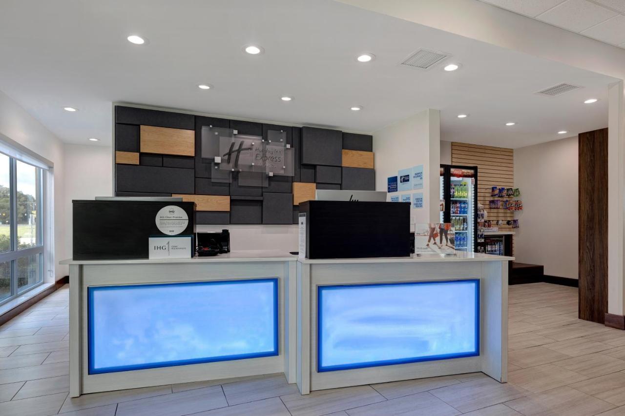 Holiday Inn Express & Suites - Brighton By Ihg Esterno foto