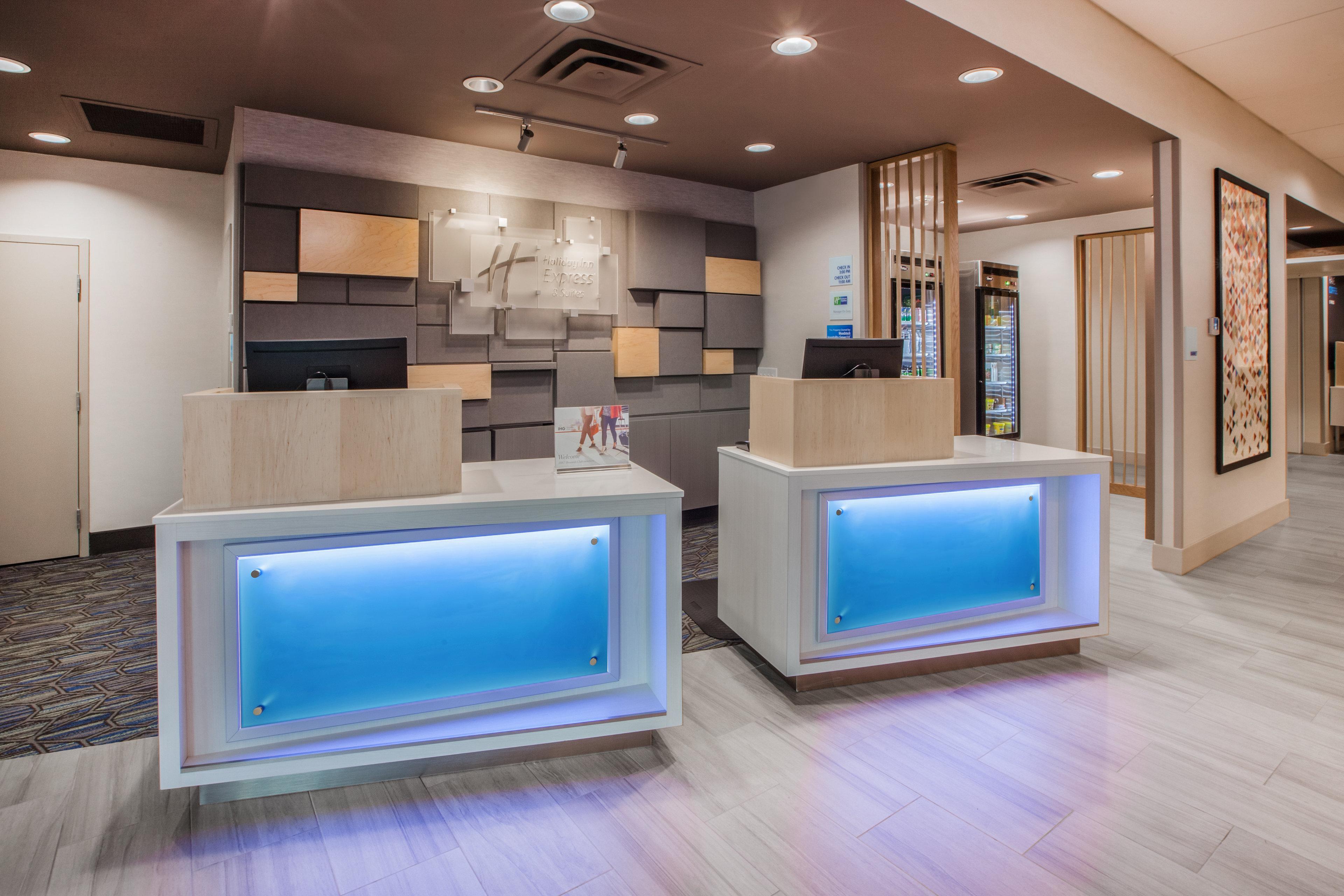 Holiday Inn Express & Suites - Brighton By Ihg Esterno foto