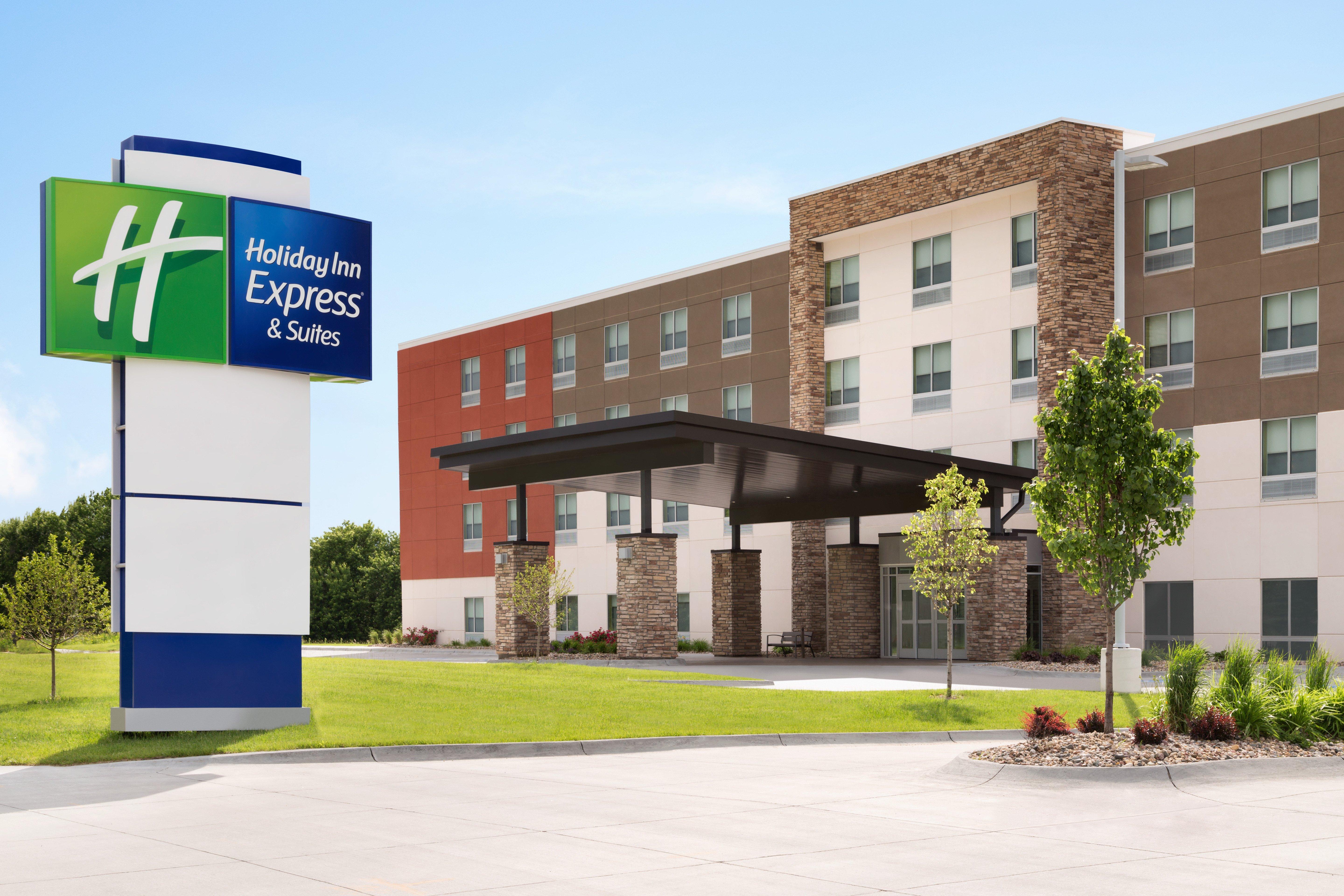 Holiday Inn Express & Suites - Brighton By Ihg Esterno foto