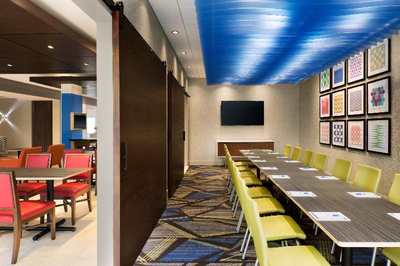 Holiday Inn Express & Suites - Brighton By Ihg Esterno foto